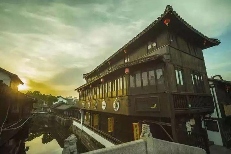 父母不同意大学生谈恋爱，怎么办？
